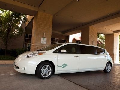 Электрокар Nissan Leaf превратили в лимузин